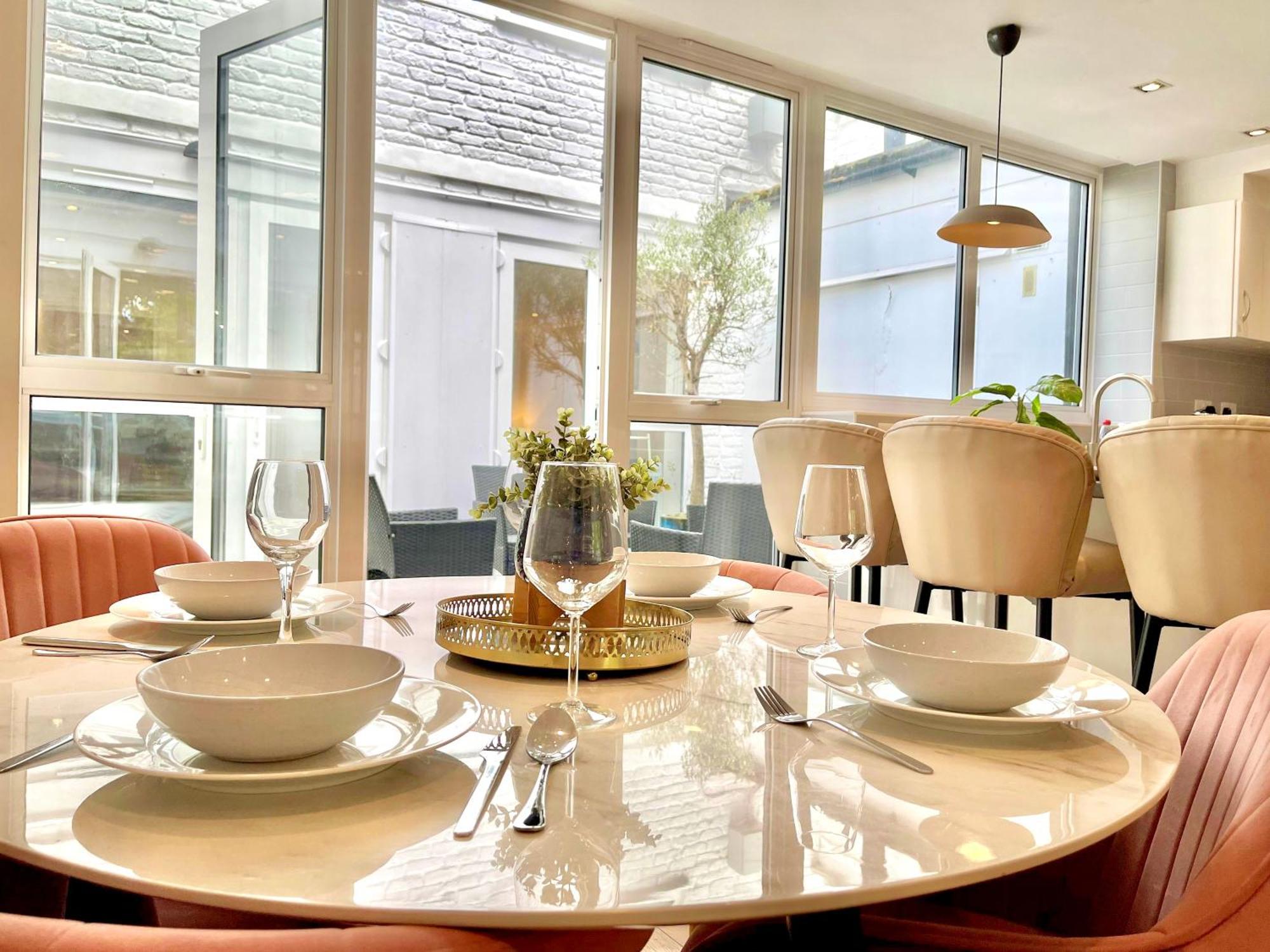 Chic 3 Bedroom Flat With Private Terrace In Holloway Near Finsbury Park